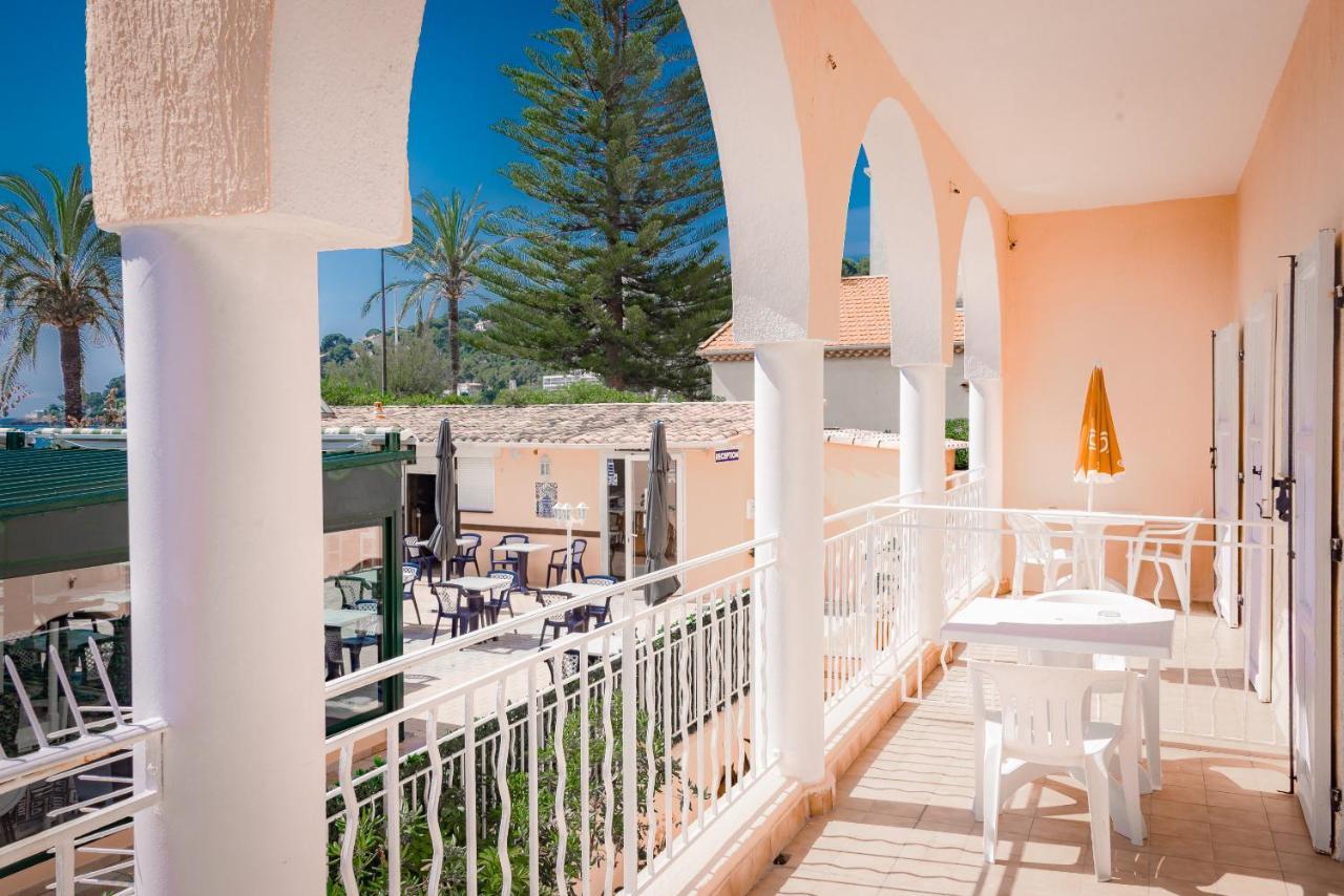 Hotel Et Appartements Reine D'Azur Рокебрюн — Кап-Мартен Экстерьер фото