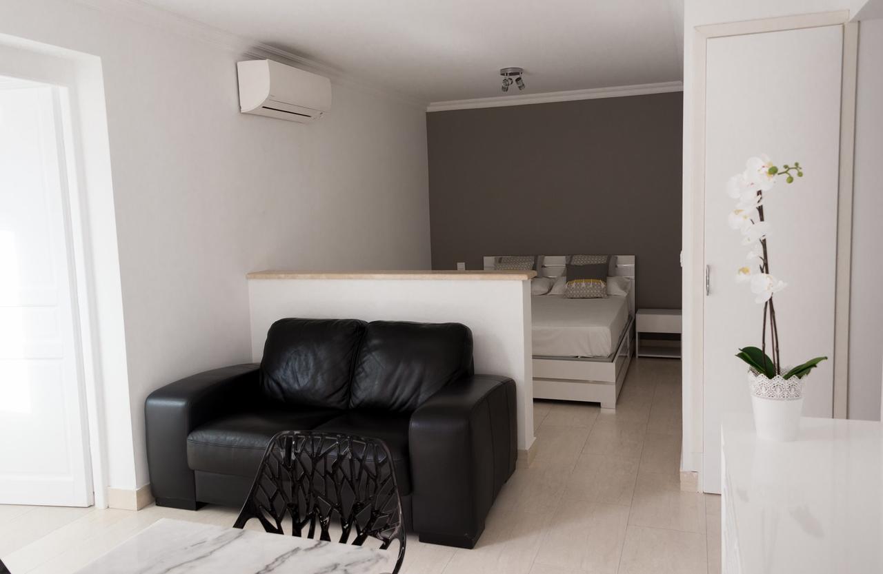Hotel Et Appartements Reine D'Azur Рокебрюн — Кап-Мартен Экстерьер фото