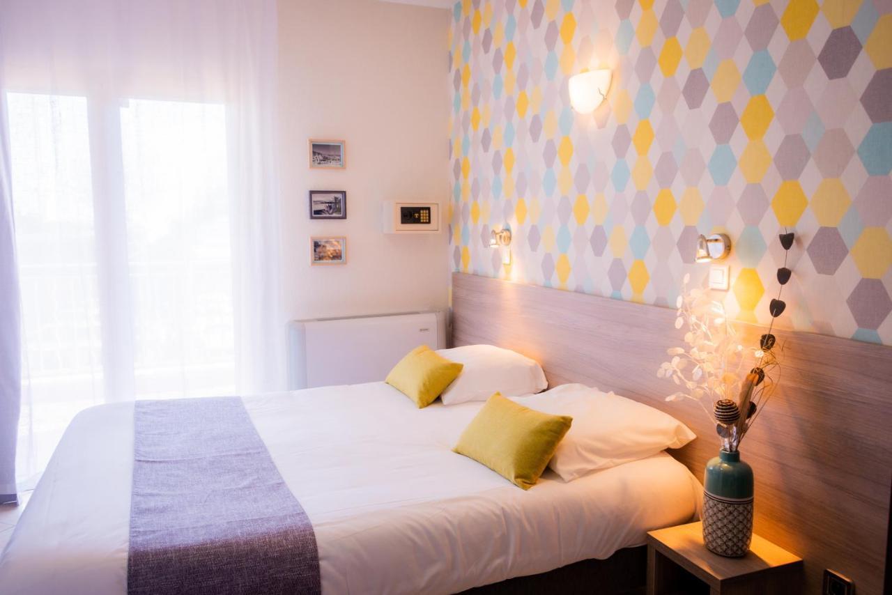 Hotel Et Appartements Reine D'Azur Рокебрюн — Кап-Мартен Экстерьер фото